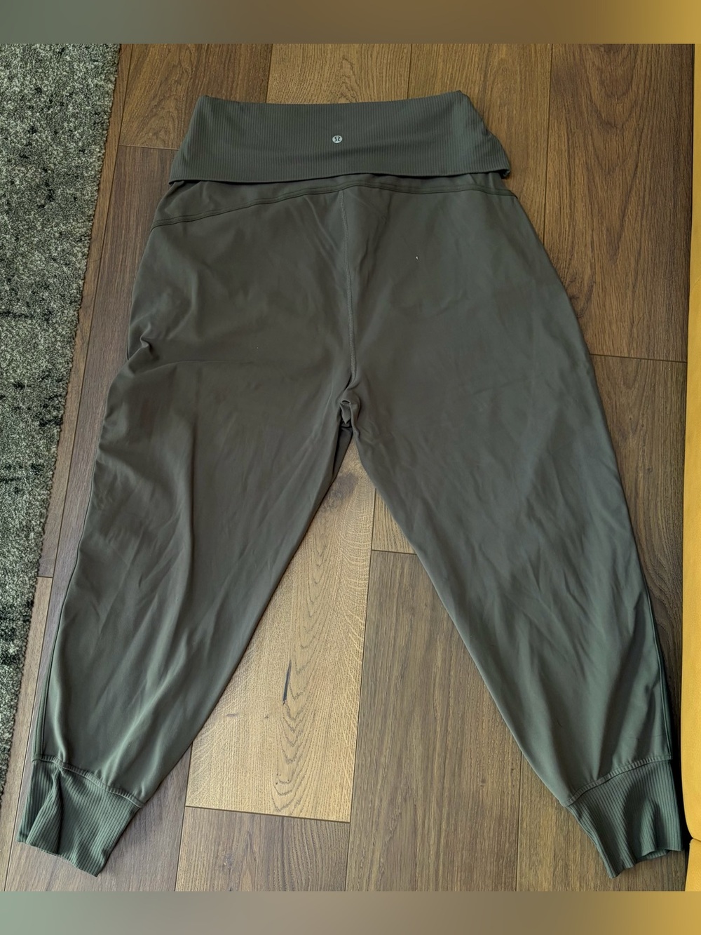 Lululemon Olive High-Waist Align foldover Joggers - Picture 3 of 5
